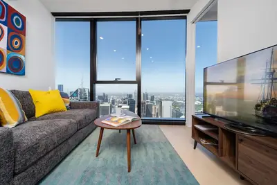 Image de Skyline Retreat in Cbd above Lv 70| Next to Skybus