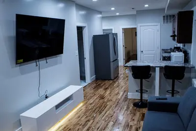 Image de Modern 3br /Walk to Subway+ 2 Min to Logan Airport great location and Comfort