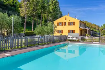 Image de Beautiful villa with pool nestled in the hills of Marche region, just 20 minutes form the beaches of