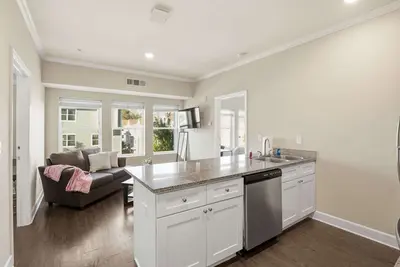 Image de Cozy-Cool Escape | Walk to Park & Near Dining