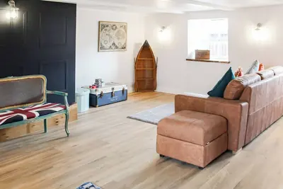 Image de 4 chambres à coucher à Falmouth