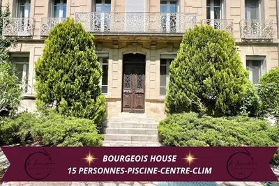 Image de Maison Bourgeoise - 15 personnes | Piscine | Centre | Jardin | 6 chambres | Clim