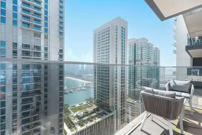 Image de StayShort - Emaar Beachfront sleeps 4 with private beach access and water view!