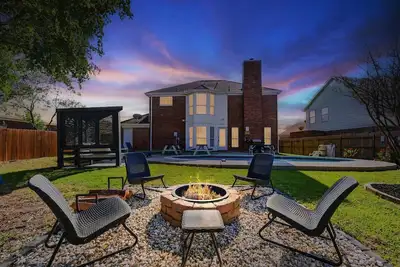 Image de 5bd/2. 5ba Luxury Modern Vibes | Pool & Playground