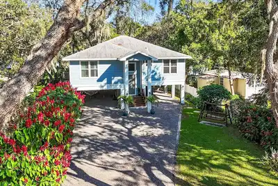 Image de Drift & Dwell | Modern Lakehouse Retreat