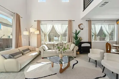 Image de Spacious 5-bedroom house with fitness room and Ac in nice Chino #42435