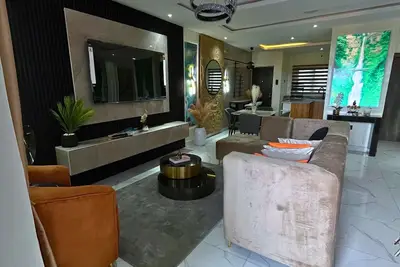 Image de ChiChi’s Pad…\nNewly built 3-bedroom apartment in enchanting Lagos with Ac