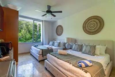 Image de Nhoa 202c Lux 1br Condo Jungle View in Aldea Zama