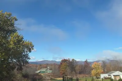 Image de 4-bd Malden Retreat with mountain views