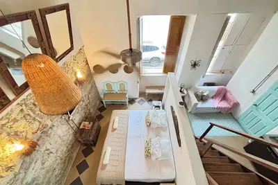 Image de Colonial Loft Studio in the best location in the walled city of Ctg.