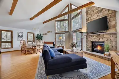 Image de Big Bass Lake 3br Poconos Chalet - Ps5 - Fire-Pit - Pool