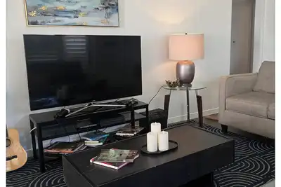 Image de 3-bedroom house in historic Oleander/ Sunset Bakersfield neighborhood.