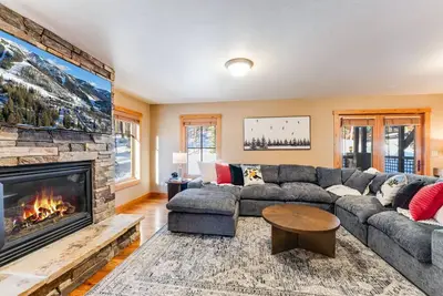 Image de Moose Run Lodge – Slope-Side Luxury Retreat at Whitefish Mountain