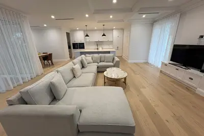 Image de Hampton Haven -Brand New 5 Bedroom Home.