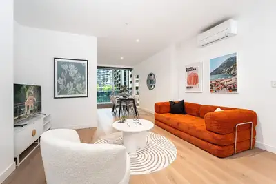 Image de Luxury 3br Cbd Retreat| Family Comfort w/Pool+Gym