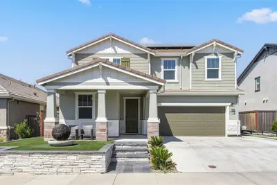 Image de One Big and Beautiful House in Lincoln