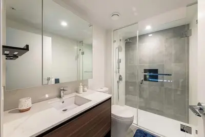 Image de Luxury Condo | 2br Condo &  Ev + City Views