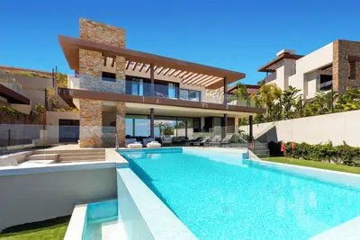 Image de Luxury Villa in Benahavis w/ Heated pool