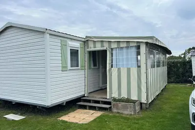 Image de Mobil-home dans camping 4 * avec Piscine