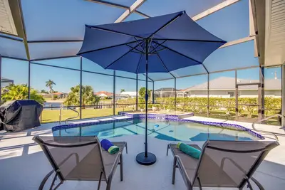 Image de Villa Sunset Retreat - Modern 4 Br/ 2 bath waterfront Villa w. heated pool / boat dock/ direct access