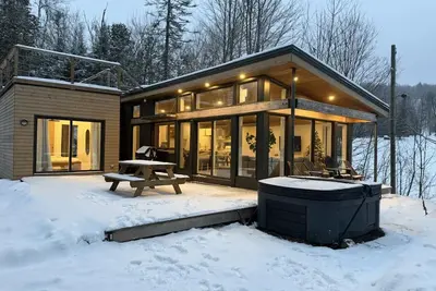 Image de The Frāho Gorgeous View, No Neighbour Spa!