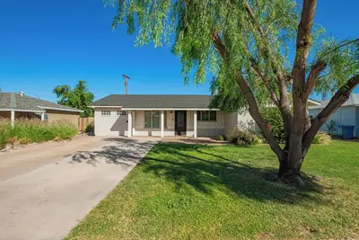 Spacious 5-bedroom house in perfect Tempe with Ac