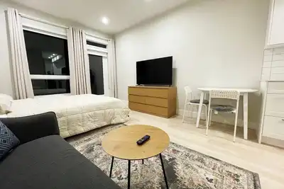 Image de Charming penthouse studio with spectacular ocean and mountain views