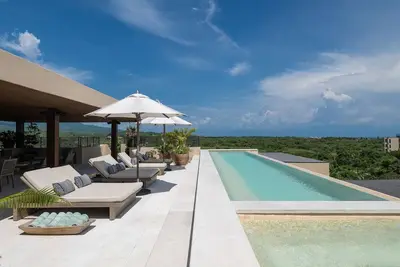 Image de Private Surf Penthouse, Infinity Pools and Jacuzzi