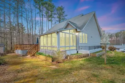 Image de Lake Anna Lakeside Luxury:6br w/ Game Room, Cinema, Hot tub and Grill