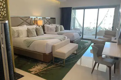 Image de 2 Bd / 3 Bath Luxury Cancun Beachfront Resort Suite - Large 1830 sq. ft.