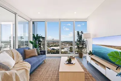 Image de Breathtaking Views! Modern 2br: Pool, Parking, Gym