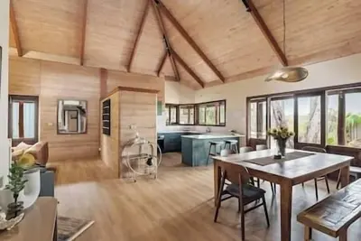 Image de Pepperstone Retreat - Newly Renovated Central 5br House