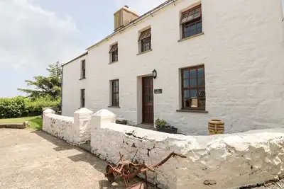 Image de Ty Fferm, pet friendly, with a garden in Newport, Pembrokeshire
