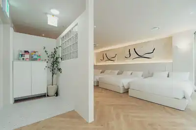 Image de Verona. 1min Olive young, 5mins Myeongdong, Shopping, Market, Restaurant, Suite