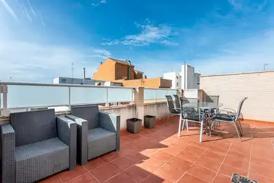Image de Appartement 'Chaleureux et Excellente Situation' avec Terrasse Privée et Wi-Fi