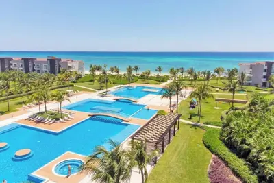 Image de Casa Bonita, Oceanfront, walkout pool, Mareazul