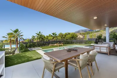 Image de Luxury Family Apt w/ private heated pool