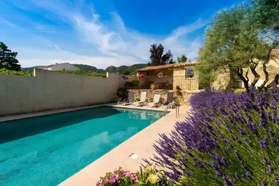 Image de Maison l'oustalette de mau-bé avec piscine en luberon