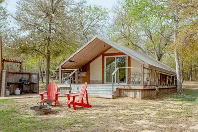 Image de Lakefront Glamping Safari Tent #9: The Bluebonnet