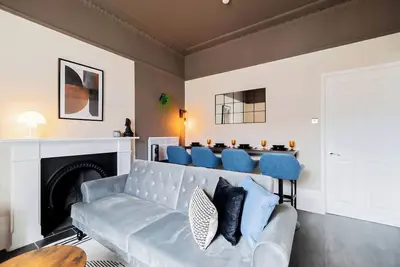 Image de Southsea Serenade – Southsea Retreat!