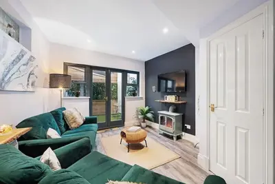 Image de Glasswing Stays | The Holgate Hideout