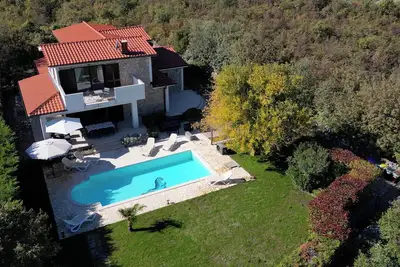 Image de Villa Isa (5*) : Steinhaus, Beheizter Pool, Whirlpool, Sauna, Panoramablick