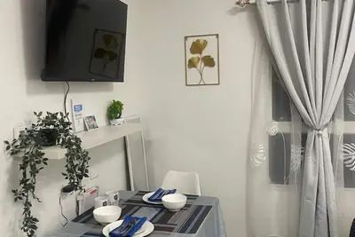 Image de Modern Studio Retreat at Mesavirre Residences