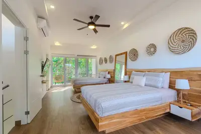 Image de Luxury Escape: 3br, Jacuzzi, Pool, Prime Location