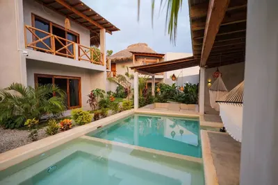 Image de Tropical Oasis, Jacuzzi, Pool, Ac, Casa Mochila