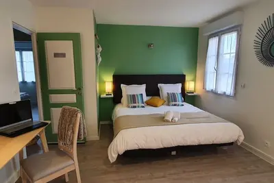 Image de La Marina-Center-Parking-StationtoParis\nChambre Lagon