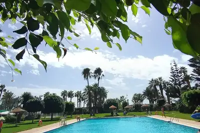 Image de Centrally located apartment in front of the sea