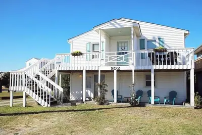 Image de Adorable 5-bedroom cottage/duplex in quaint Topsail Beach! You get both units!
