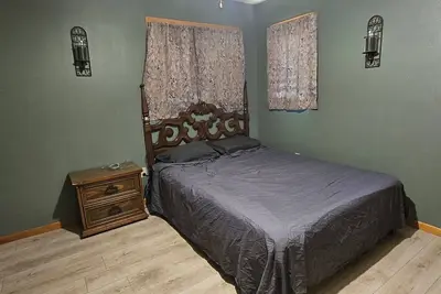 Image de wheelchair accessible house on a small homestead.