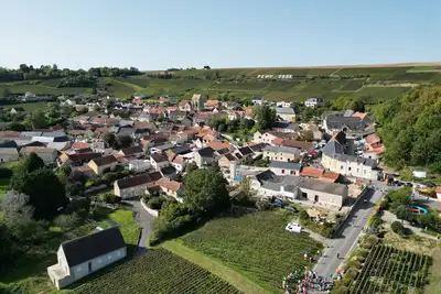 Image de Gîte familiale avec spa. Calme et nature à Pévy